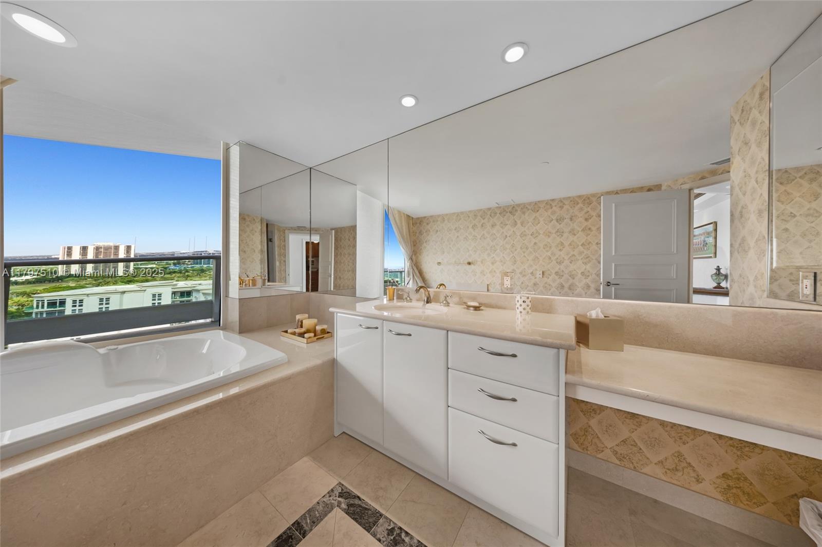 TOWERS OF PORTO VITA-SOUT - Residential