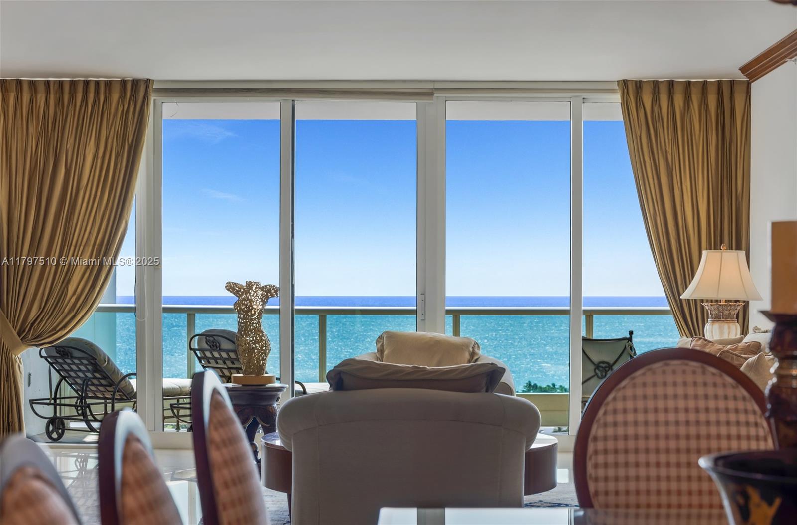 TOWERS OF PORTO VITA-SOUT - Residential