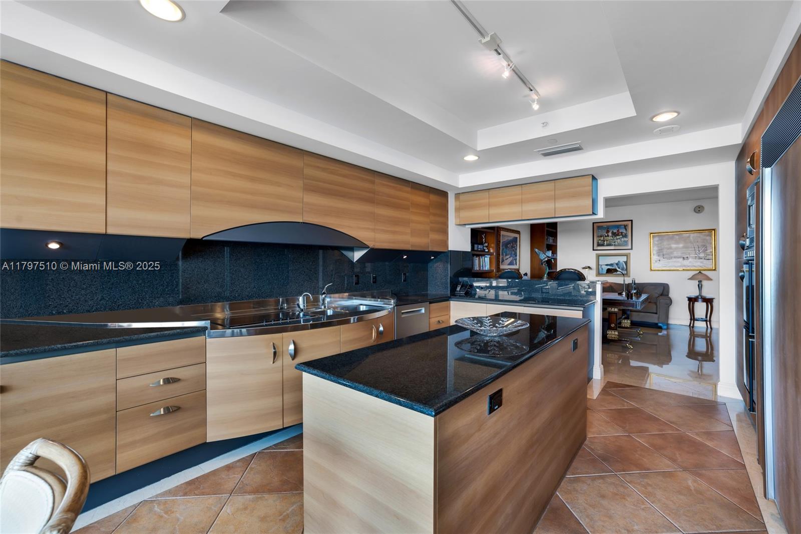 TOWERS OF PORTO VITA-SOUT - Residential