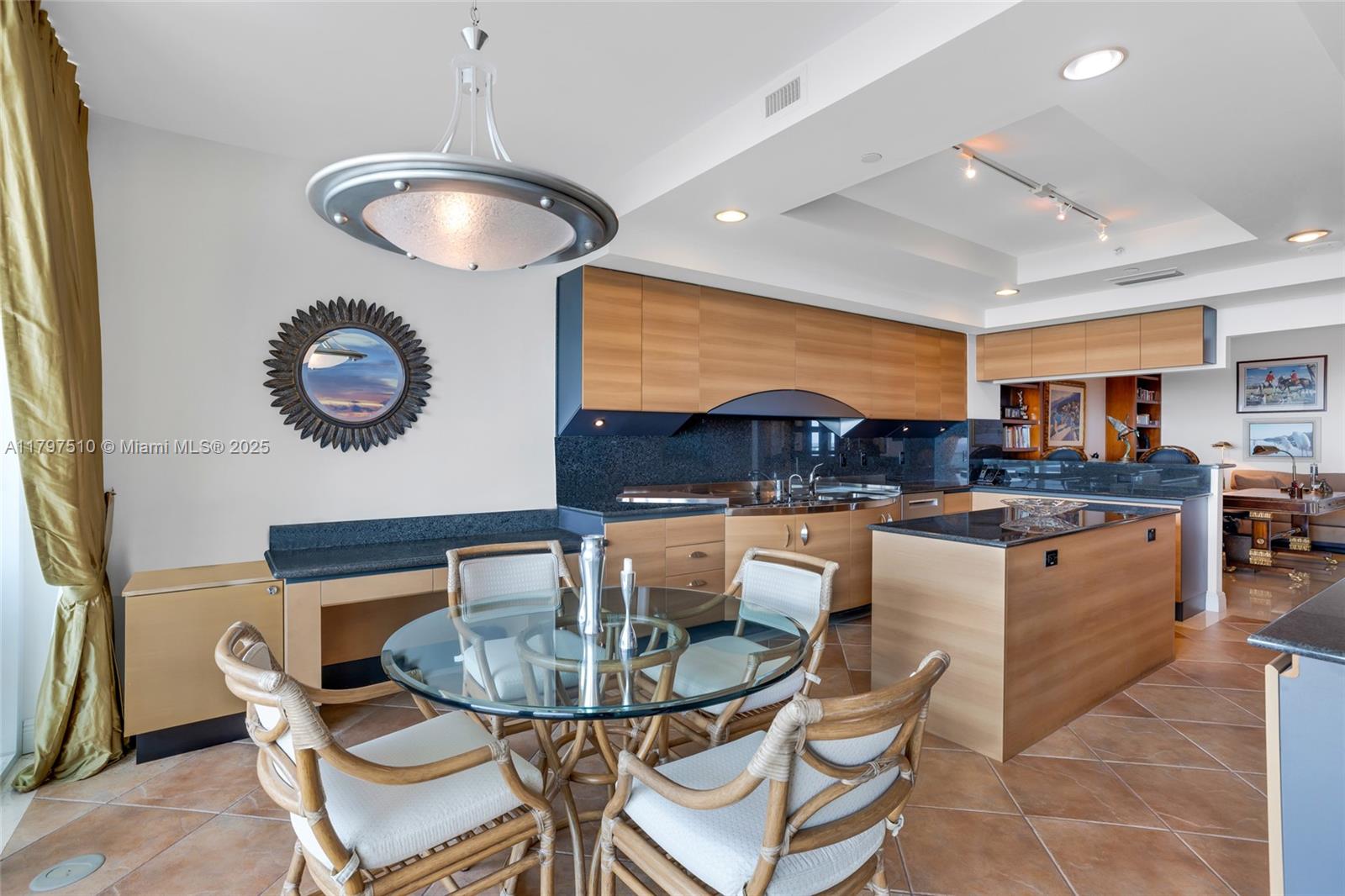 TOWERS OF PORTO VITA-SOUT - Residential