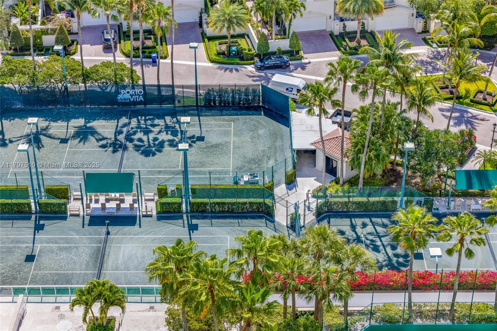 TOWERS OF PORTO VITA-SOUT - Residential