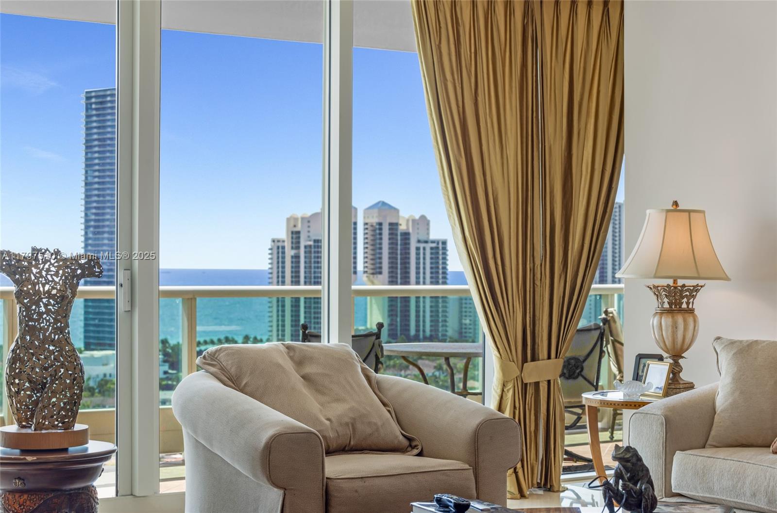 TOWERS OF PORTO VITA-SOUT - Residential