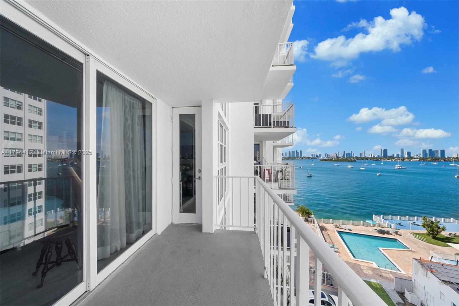 BAYVIEW TERR CONDO - Residential