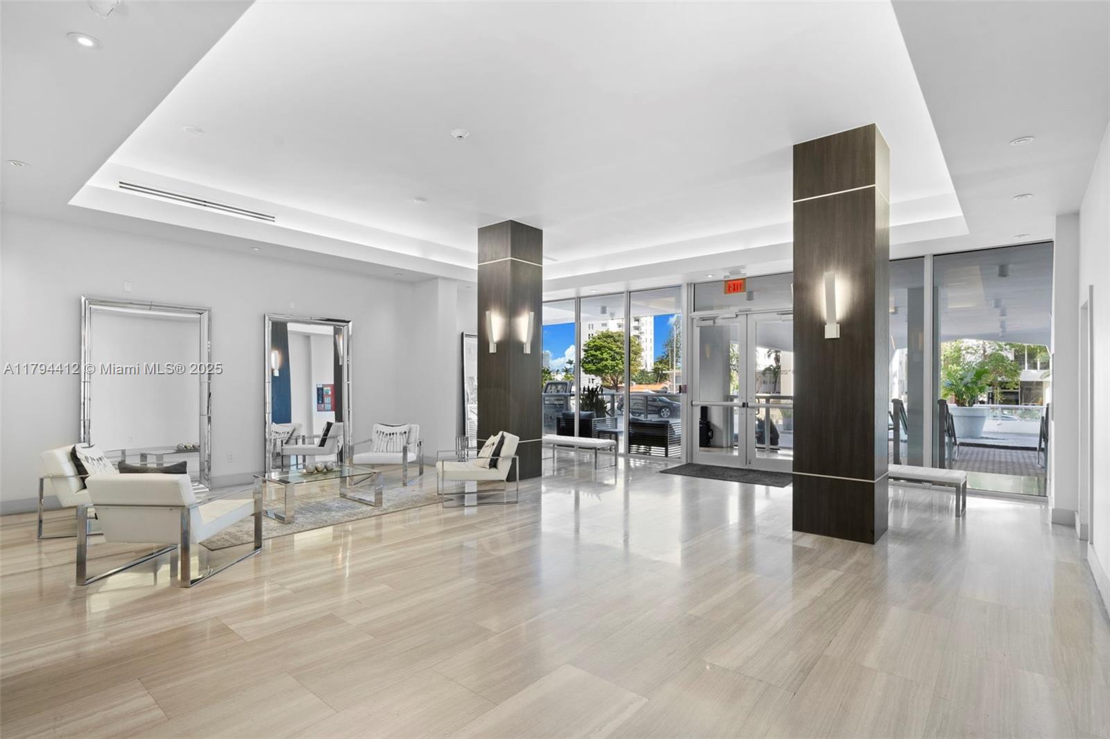 BAYVIEW TERR CONDO - Residential