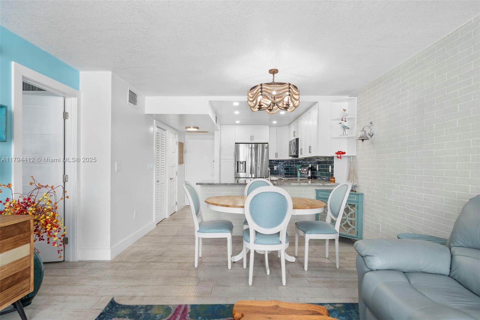 BAYVIEW TERR CONDO - Residential