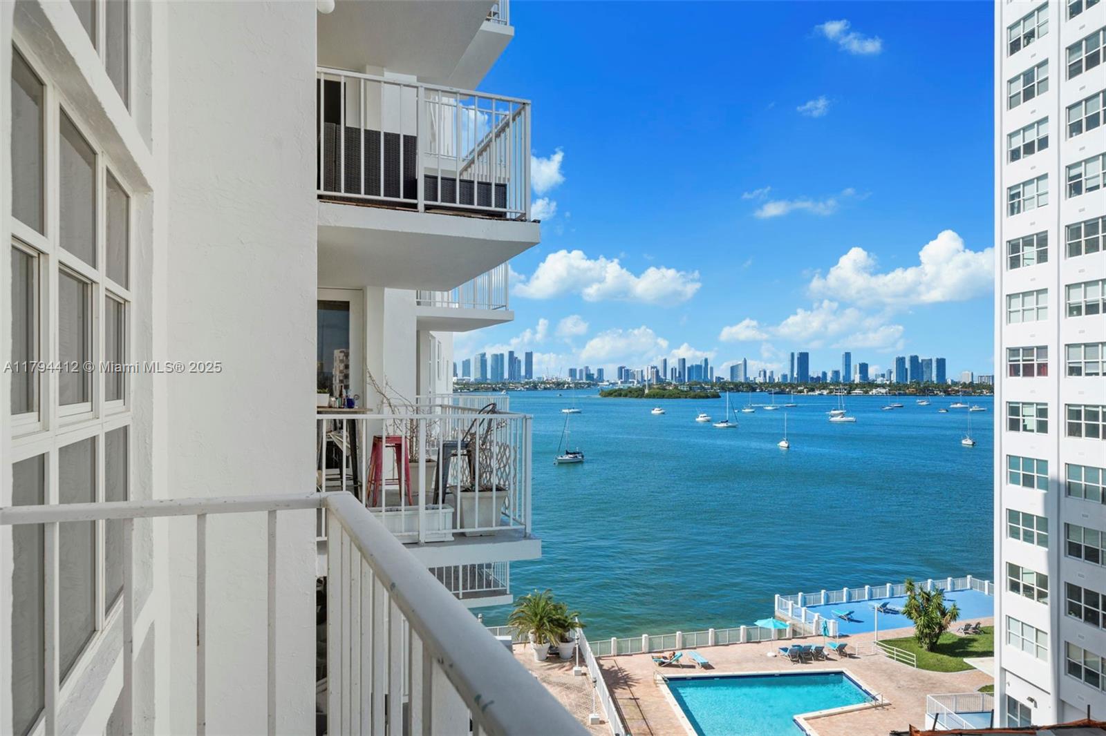 BAYVIEW TERR CONDO - Residential