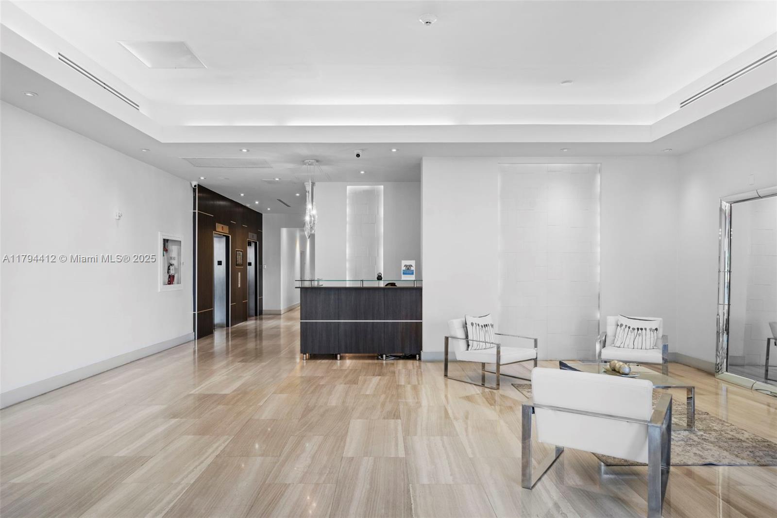 BAYVIEW TERR CONDO - Residential