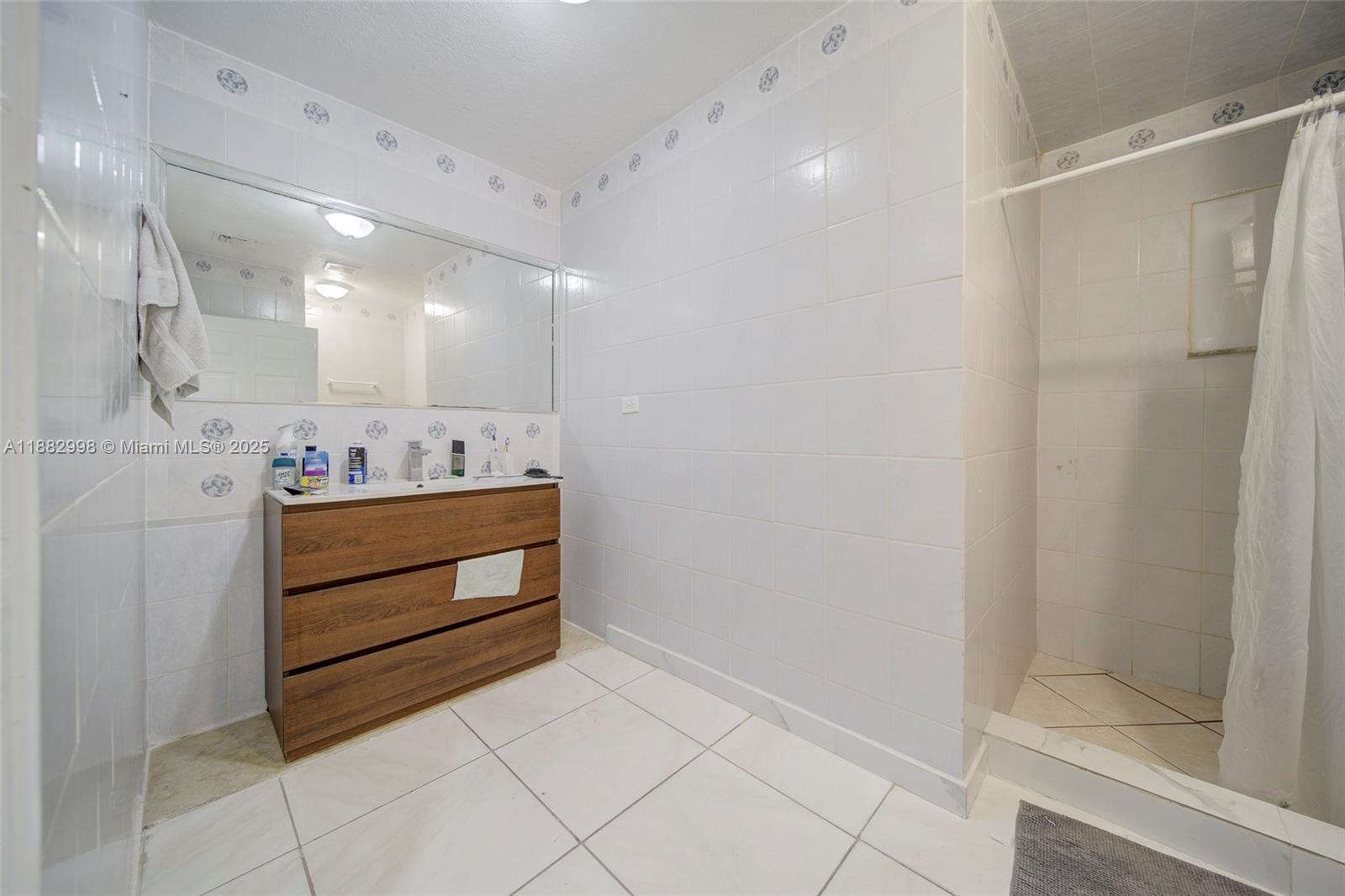 MIAMI GARDENS MANOR SEC 3 - Residential