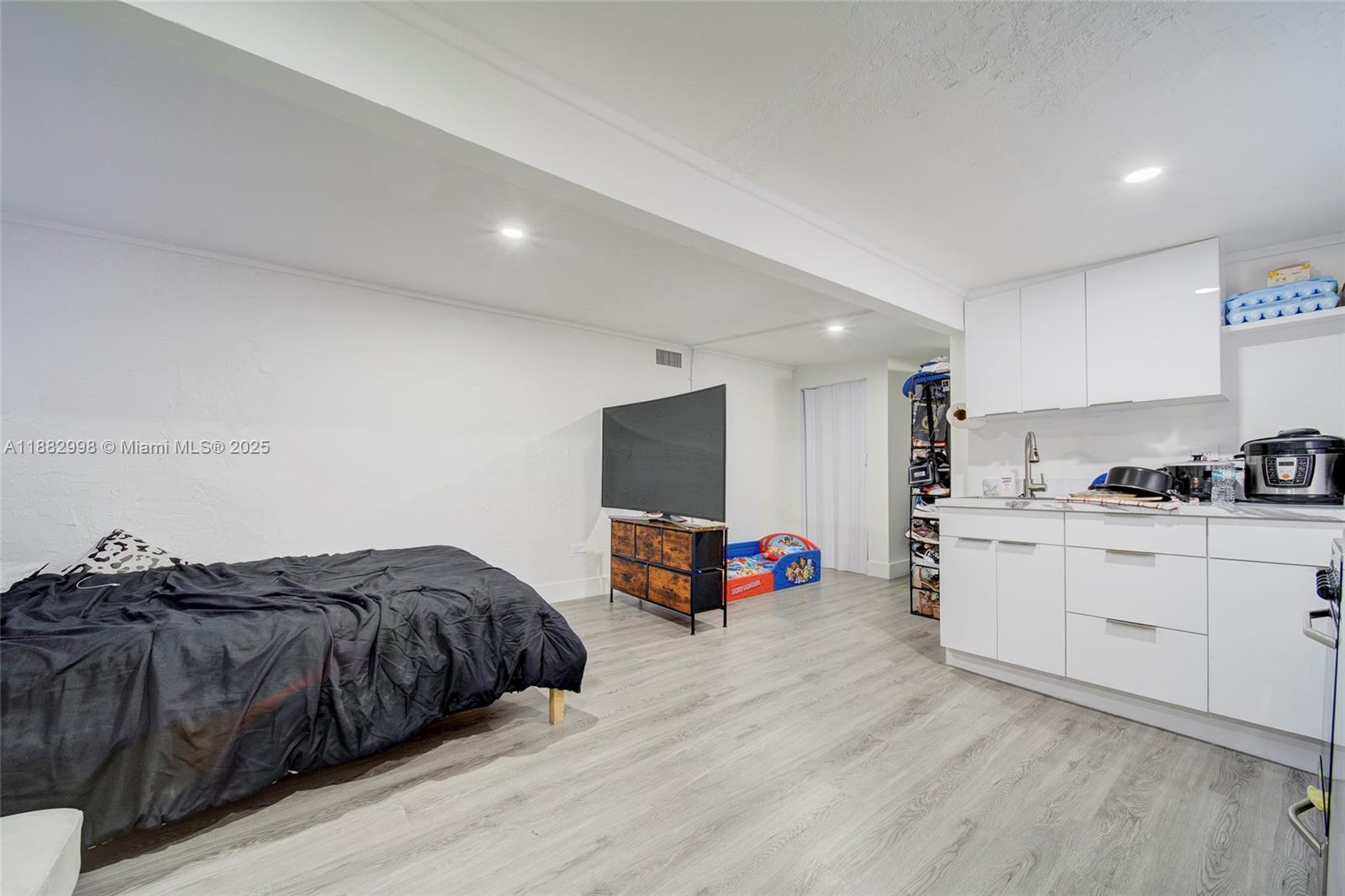 MIAMI GARDENS MANOR SEC 3 - Residential