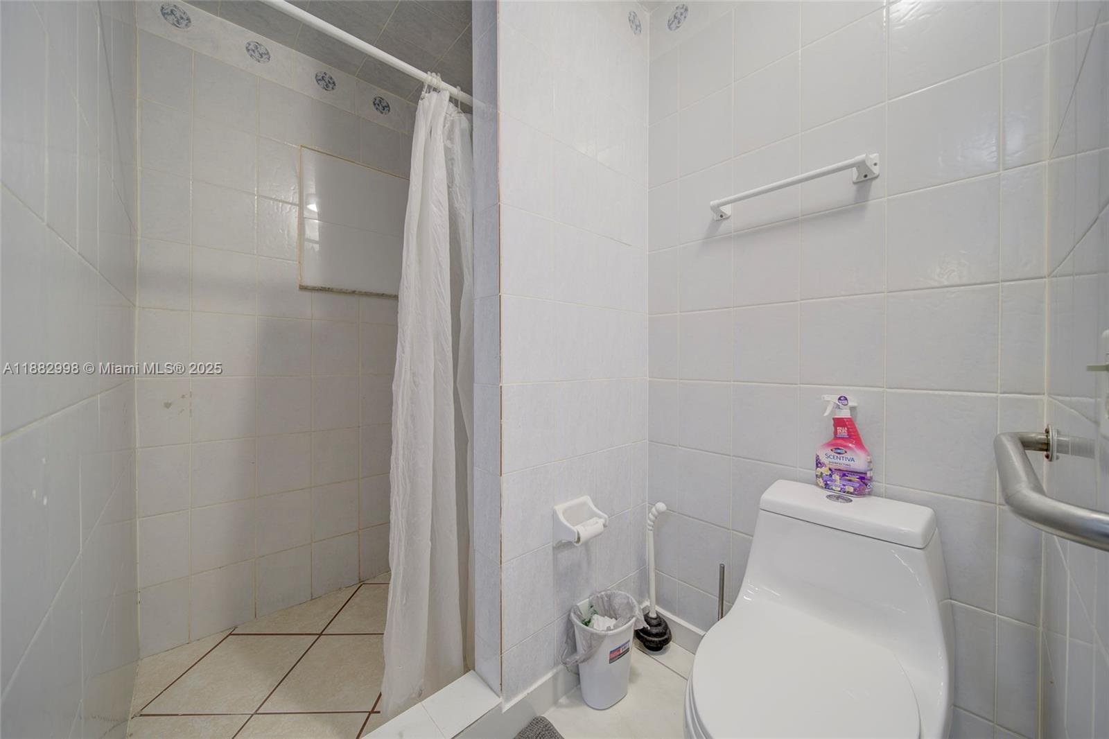 MIAMI GARDENS MANOR SEC 3 - Residential