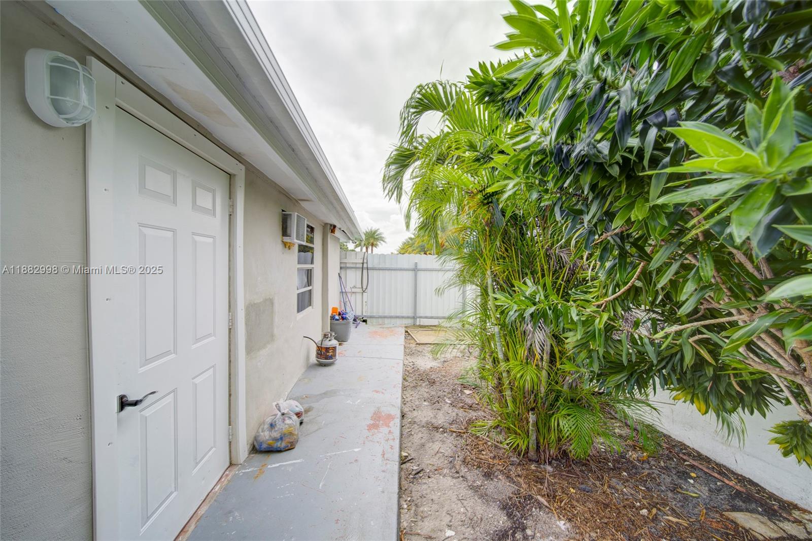 MIAMI GARDENS MANOR SEC 3 - Residential