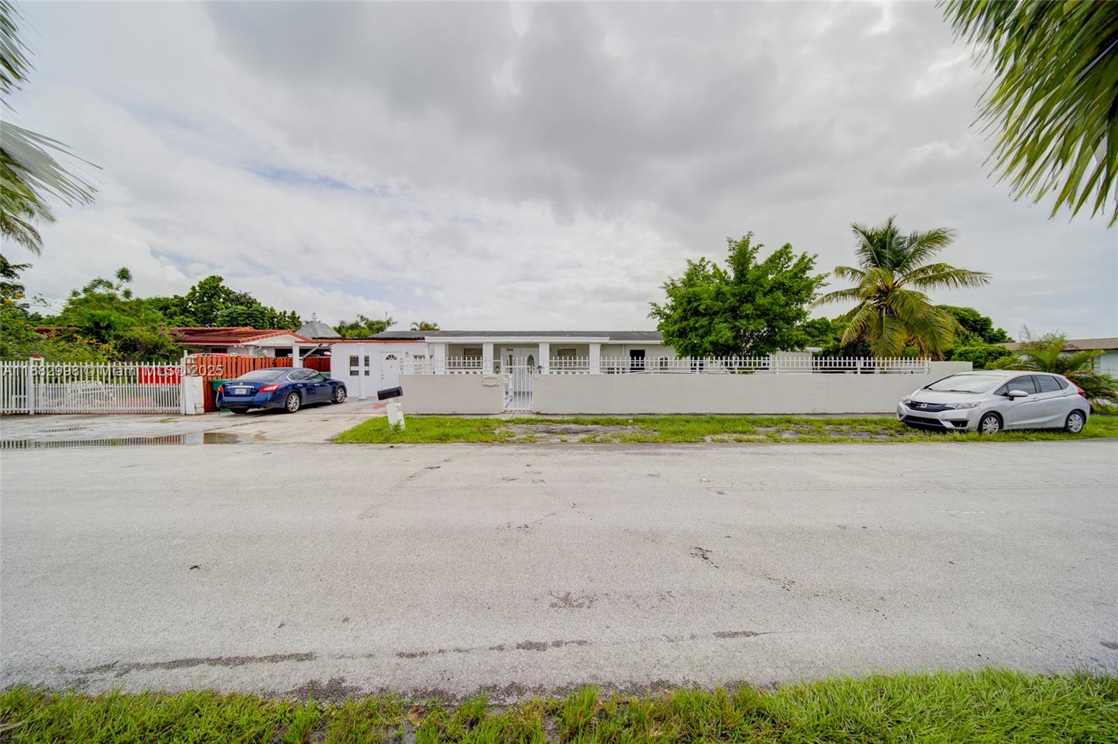 MIAMI GARDENS MANOR SEC 3 - Residential