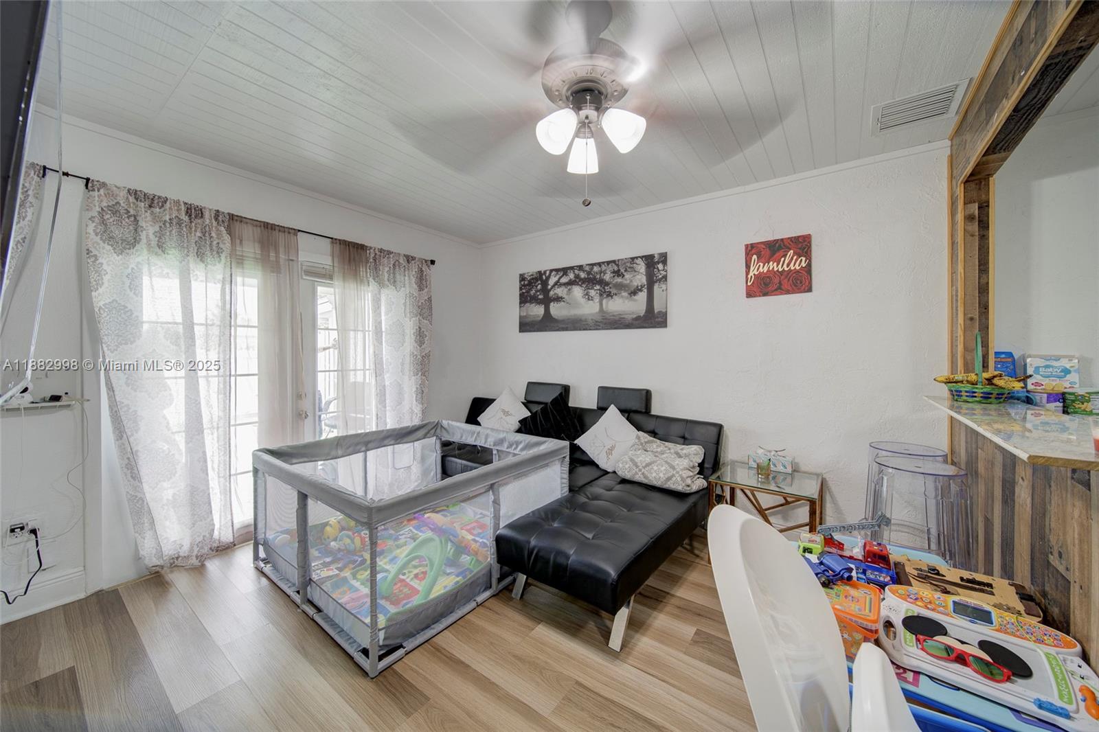 MIAMI GARDENS MANOR SEC 3 - Residential