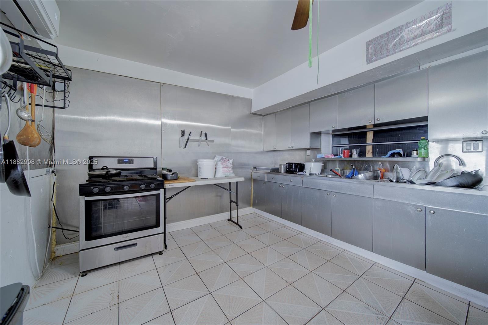 MIAMI GARDENS MANOR SEC 3 - Residential