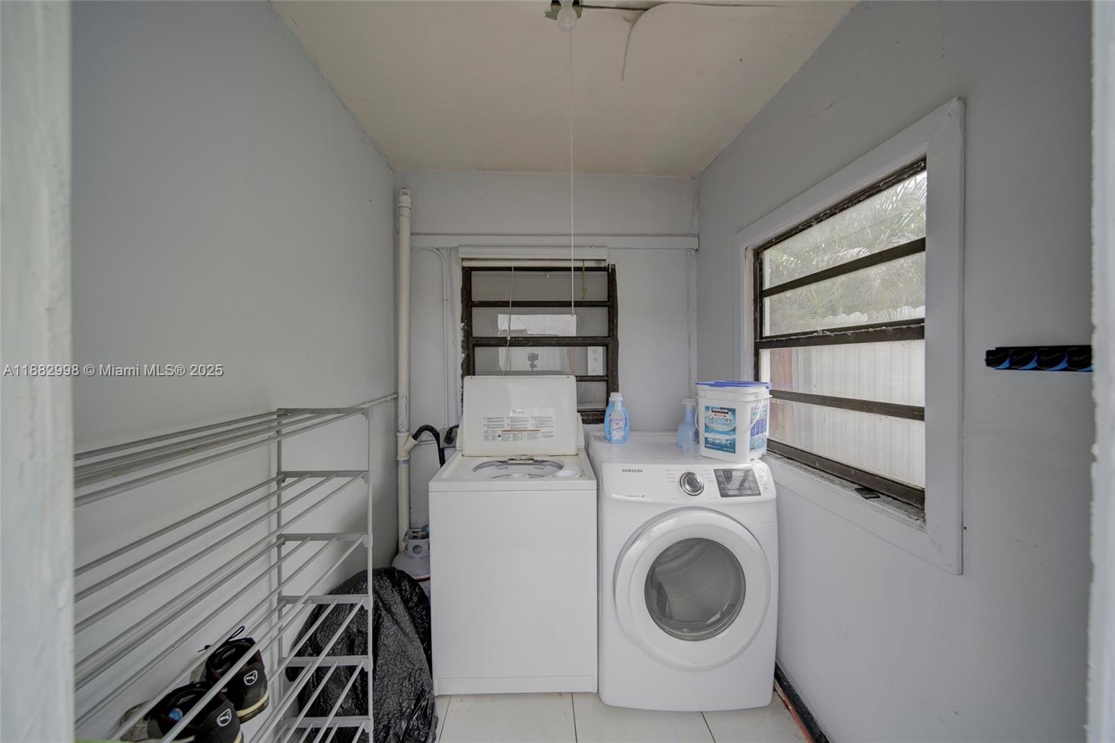 MIAMI GARDENS MANOR SEC 3 - Residential