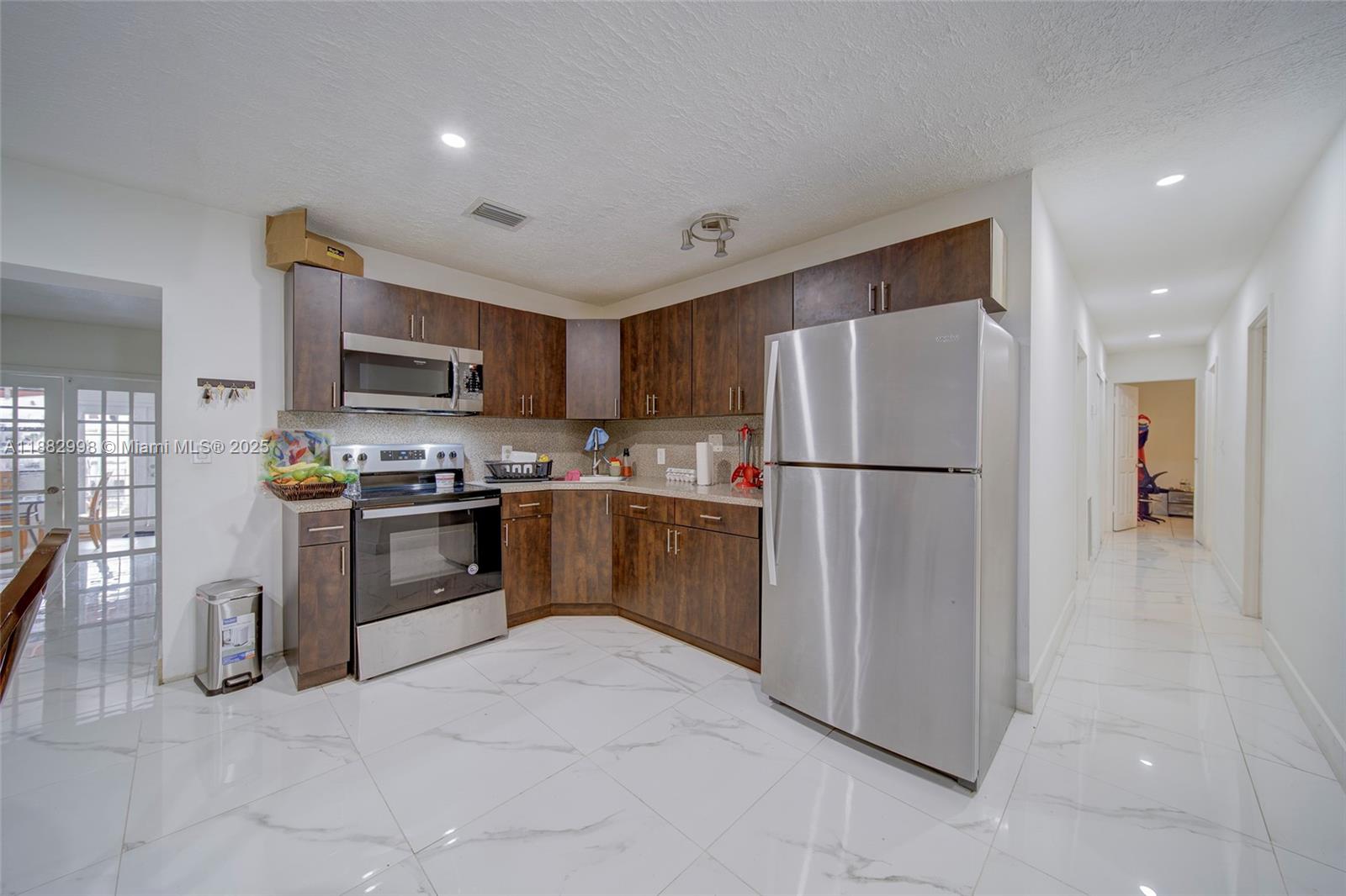 MIAMI GARDENS MANOR SEC 3 - Residential