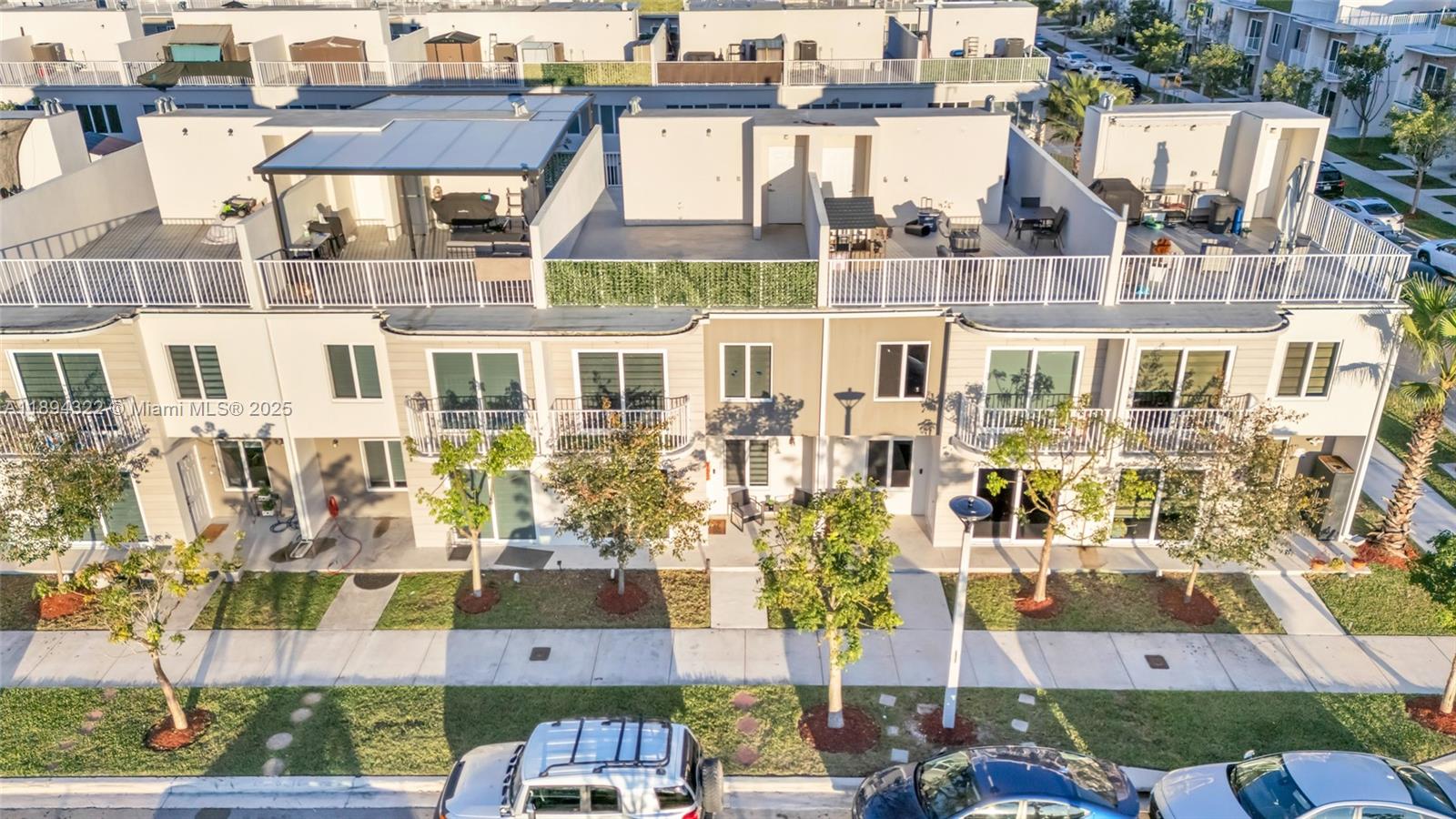 PARADISE ONE - Residential