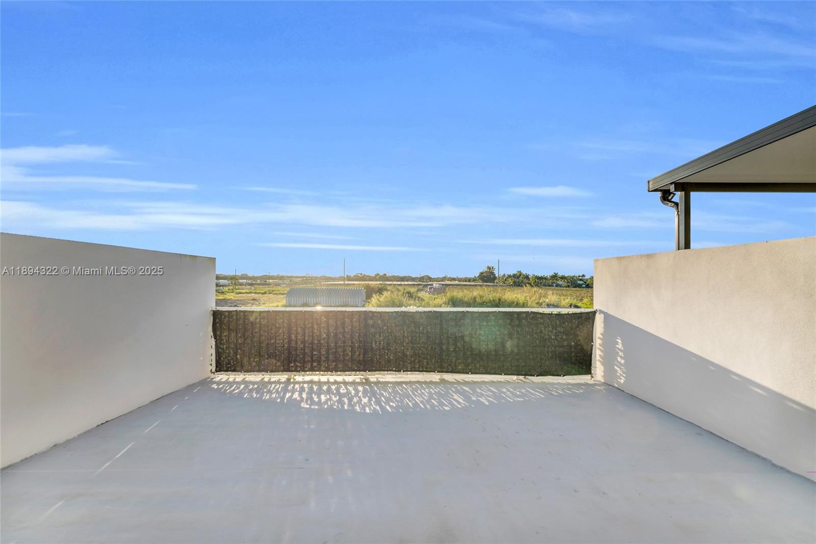 PARADISE ONE - Residential