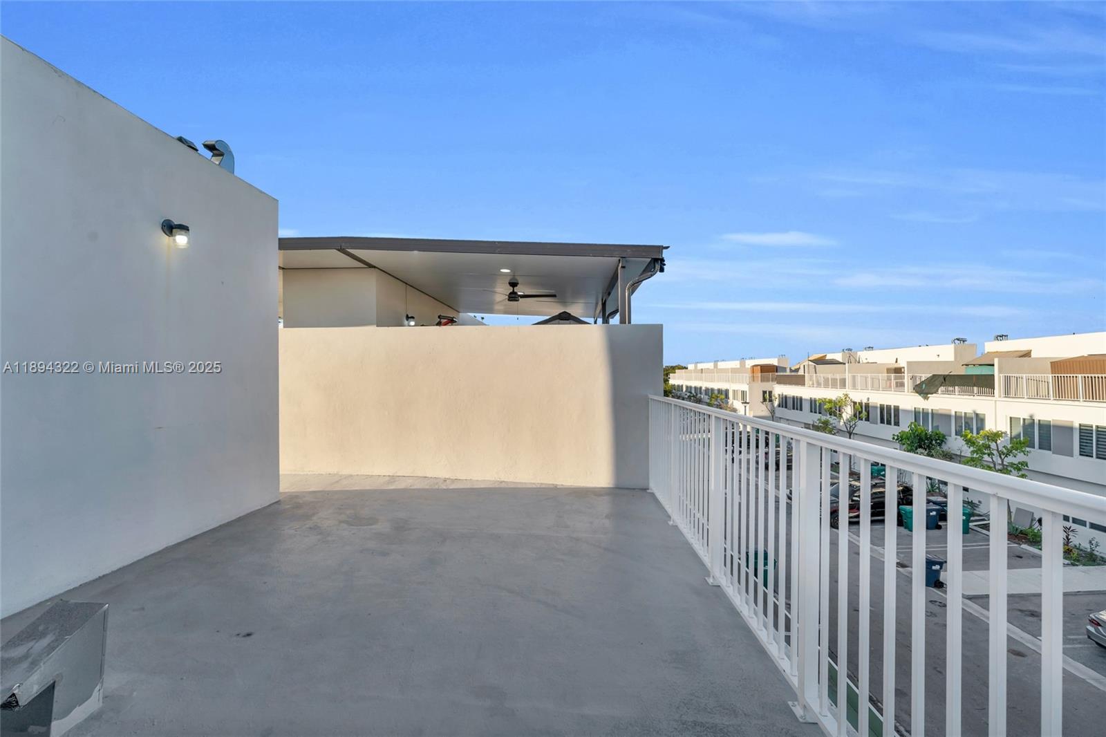 PARADISE ONE - Residential