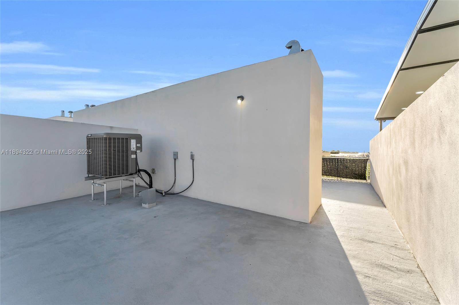 PARADISE ONE - Residential