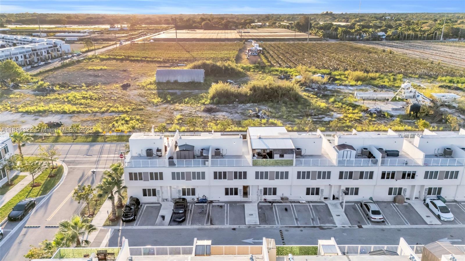 PARADISE ONE - Residential
