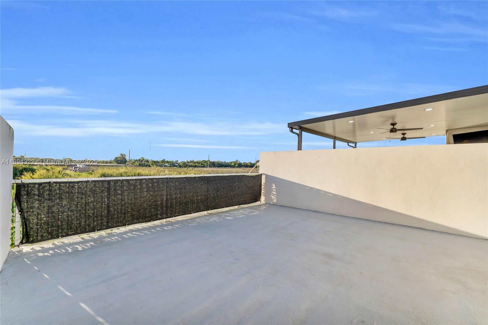 PARADISE ONE - Residential