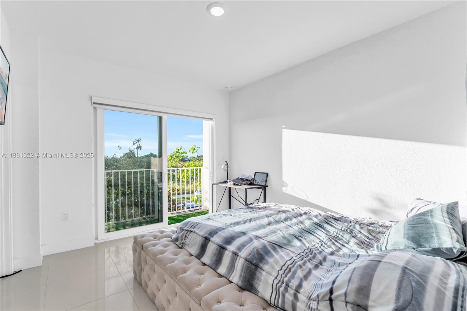 PARADISE ONE - Residential