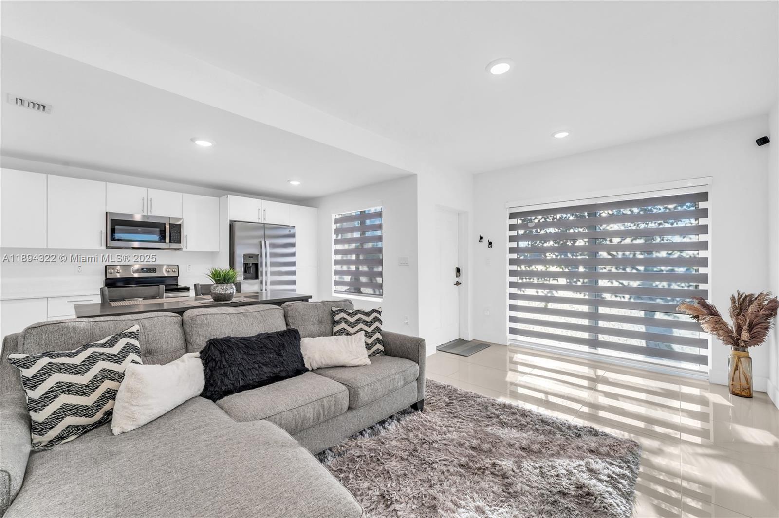 PARADISE ONE - Residential