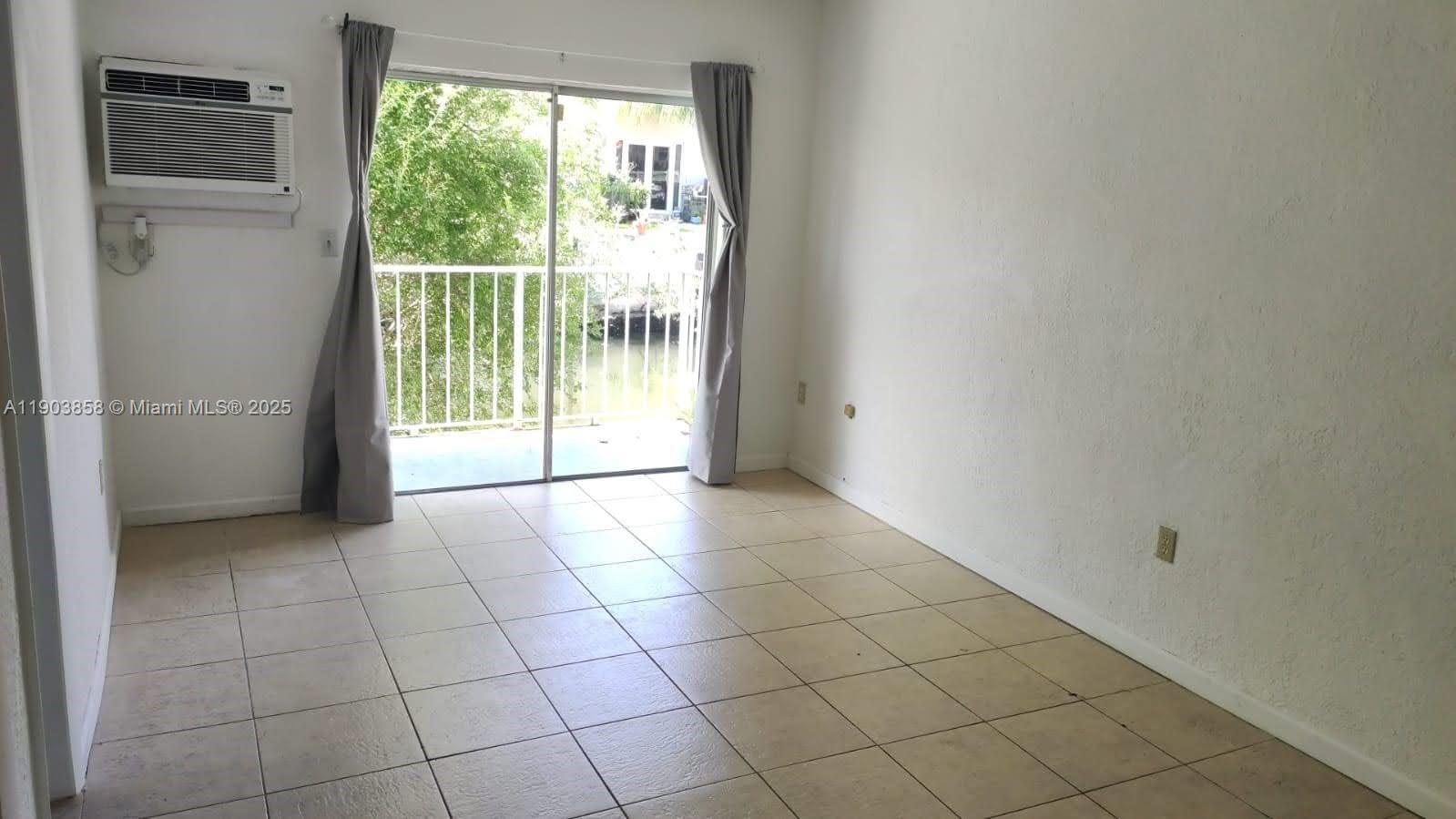 HIDDEN WATERS CONDO - Residential Lease