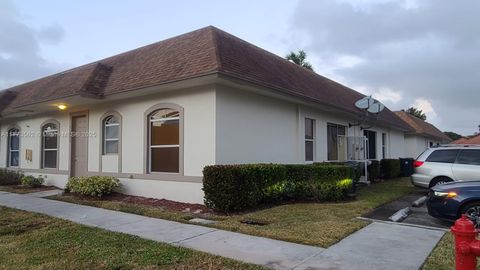 Photo of 11975 Sturbridge Ln, Wellington, FL 33414 (MLS # A11773562)