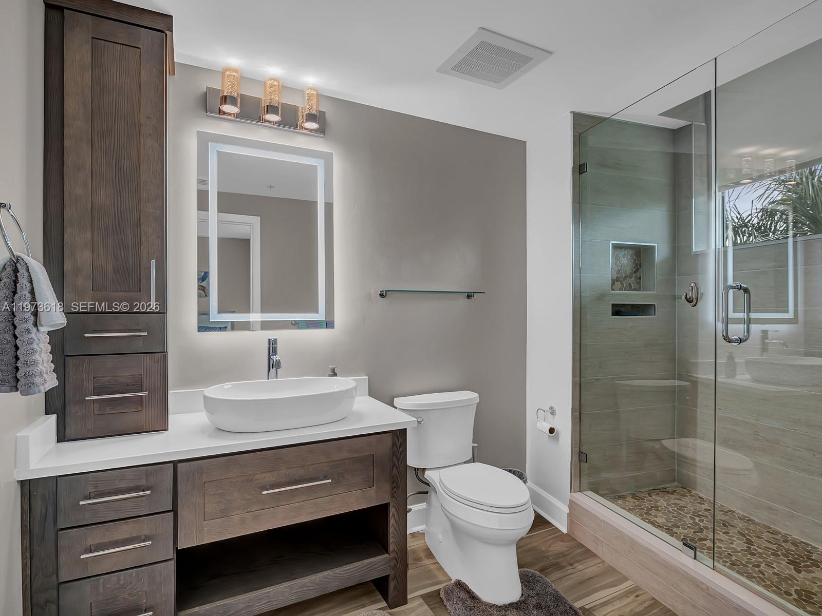 LUNA OCEAN RESIDENCES CON - Residential Lease