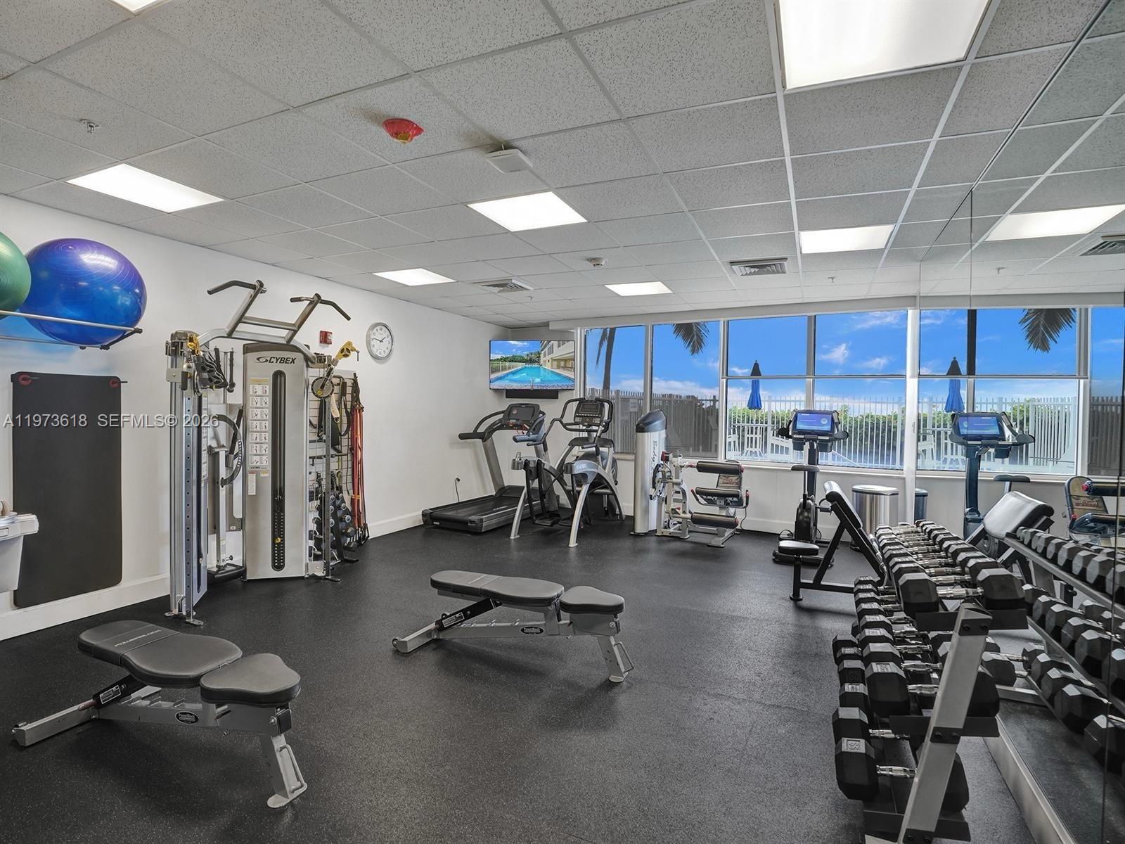 LUNA OCEAN RESIDENCES CON - Residential Lease