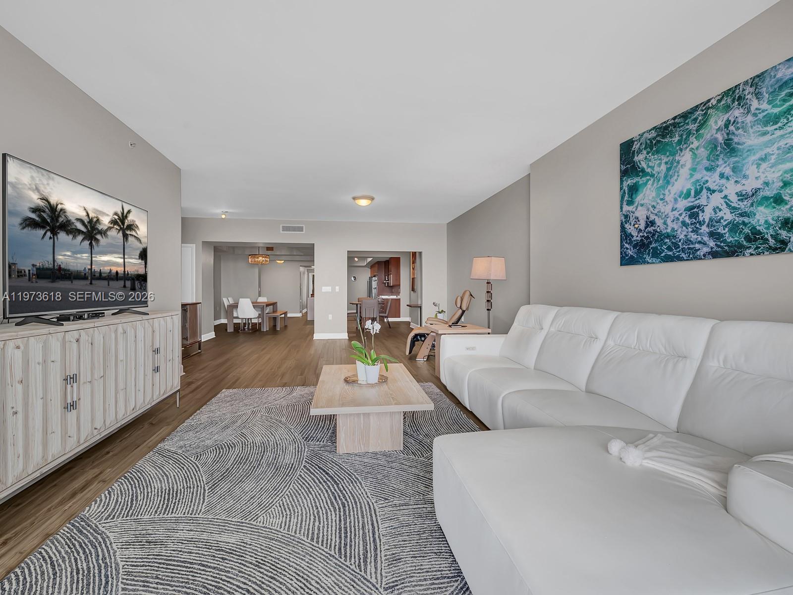 LUNA OCEAN RESIDENCES CON - Residential Lease