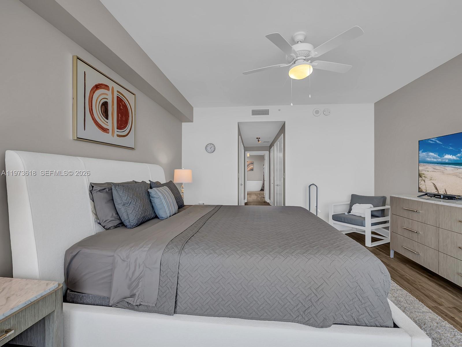 LUNA OCEAN RESIDENCES CON - Residential Lease