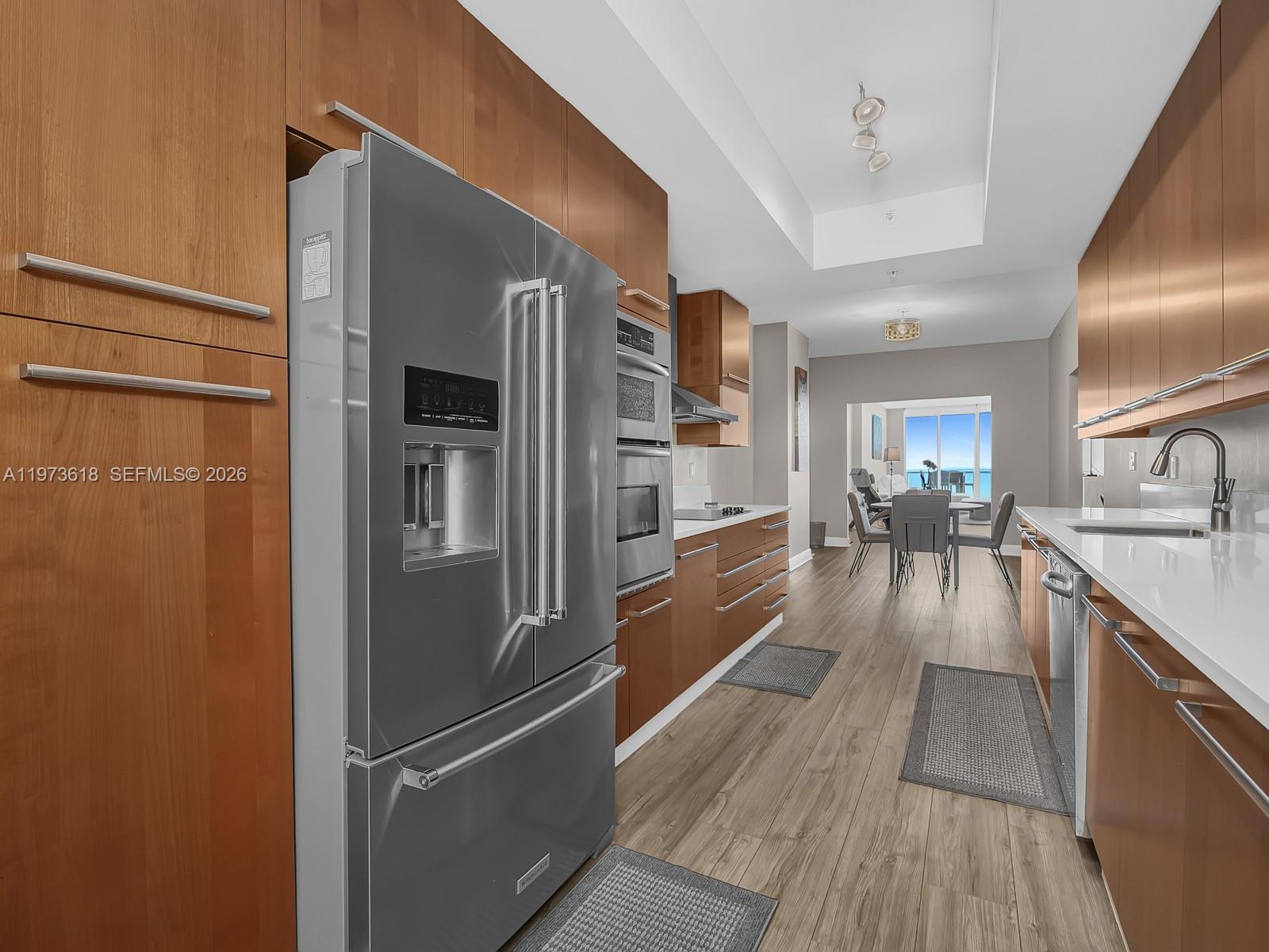 LUNA OCEAN RESIDENCES CON - Residential Lease