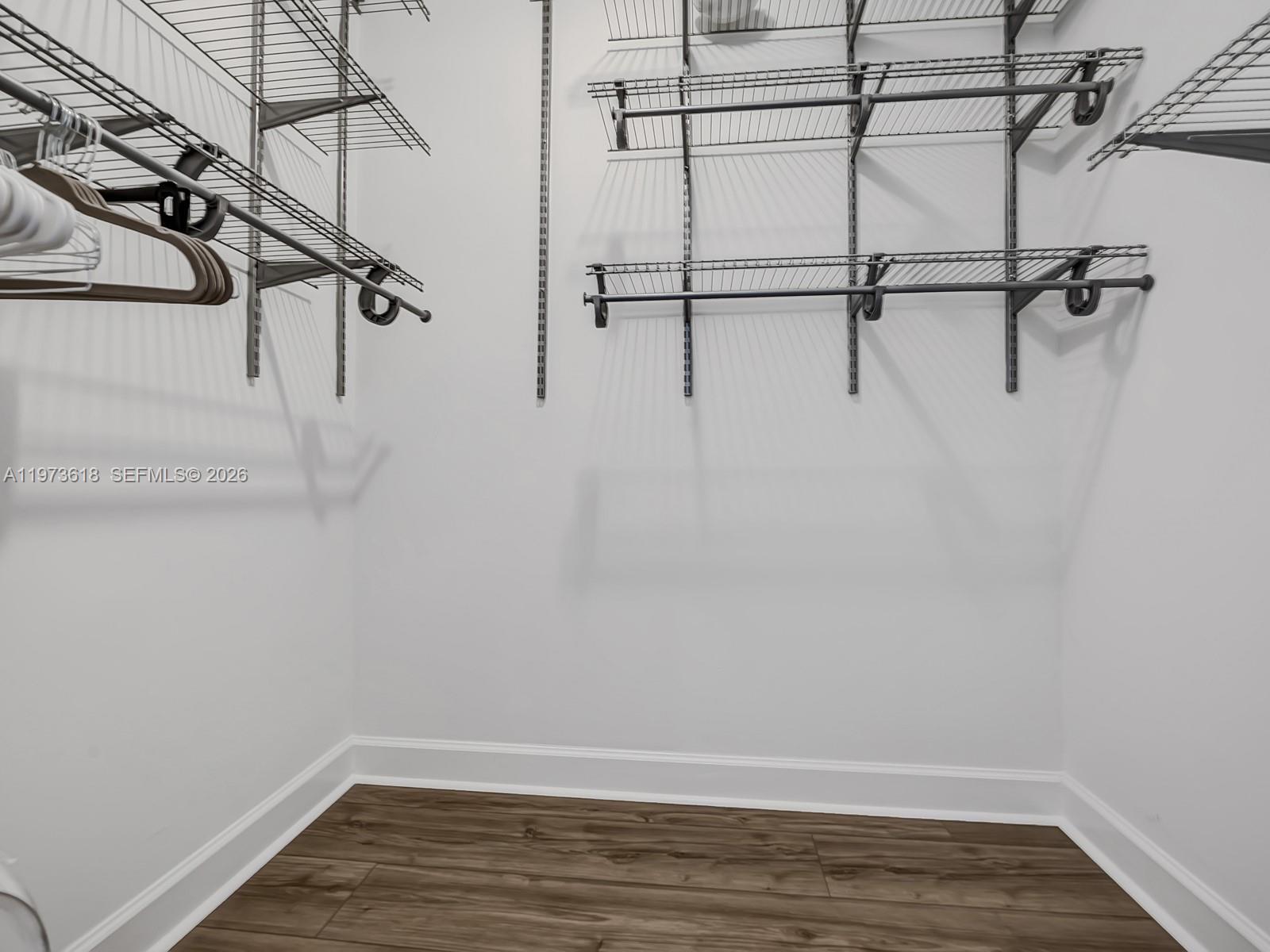 LUNA OCEAN RESIDENCES CON - Residential Lease