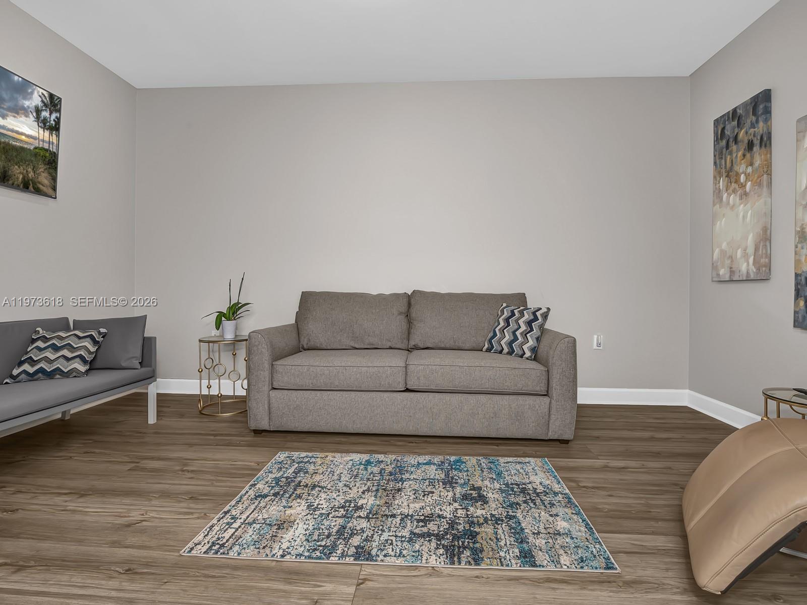 LUNA OCEAN RESIDENCES CON - Residential Lease