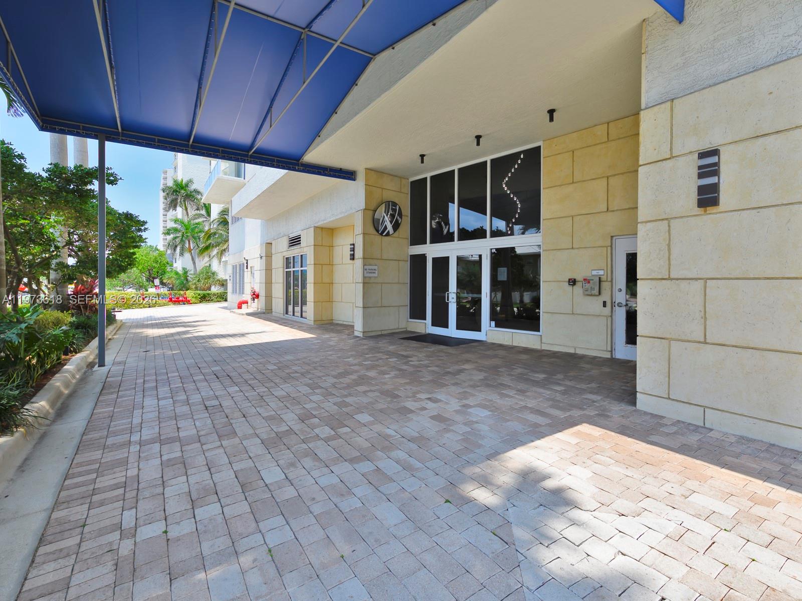 LUNA OCEAN RESIDENCES CON - Residential Lease