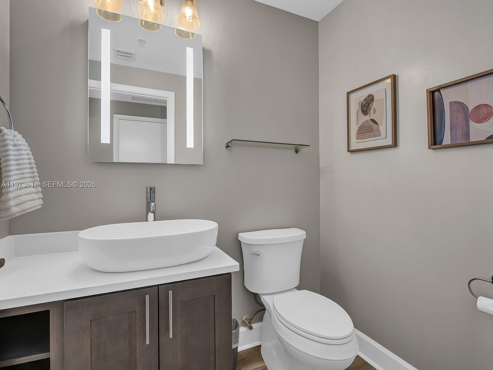 LUNA OCEAN RESIDENCES CON - Residential Lease