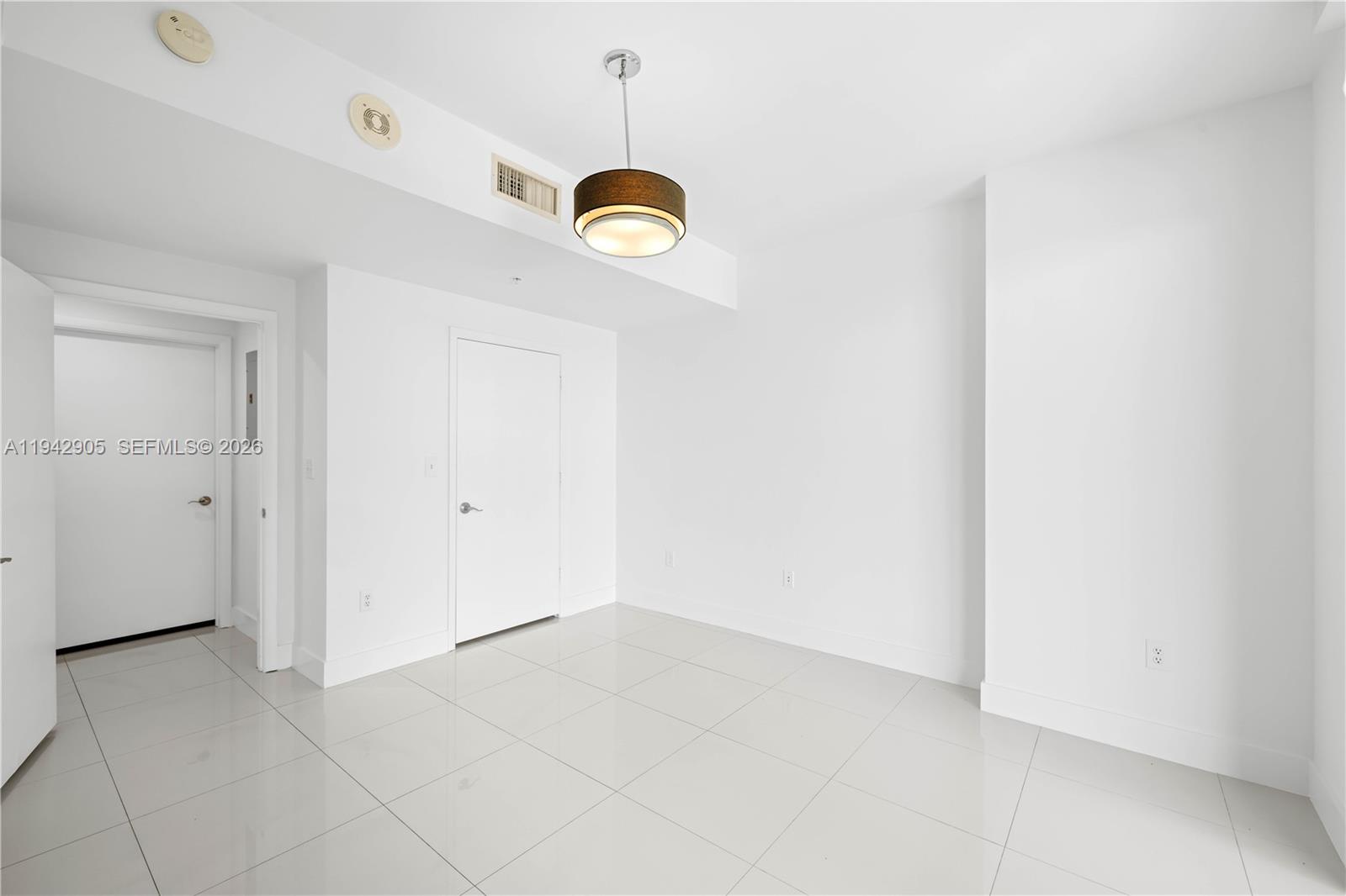 VIZCAYNE NORTH CONDO - Residential Lease