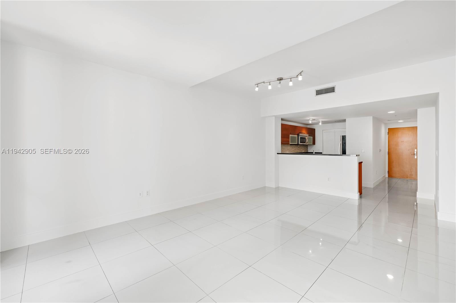 VIZCAYNE NORTH CONDO - Residential Lease