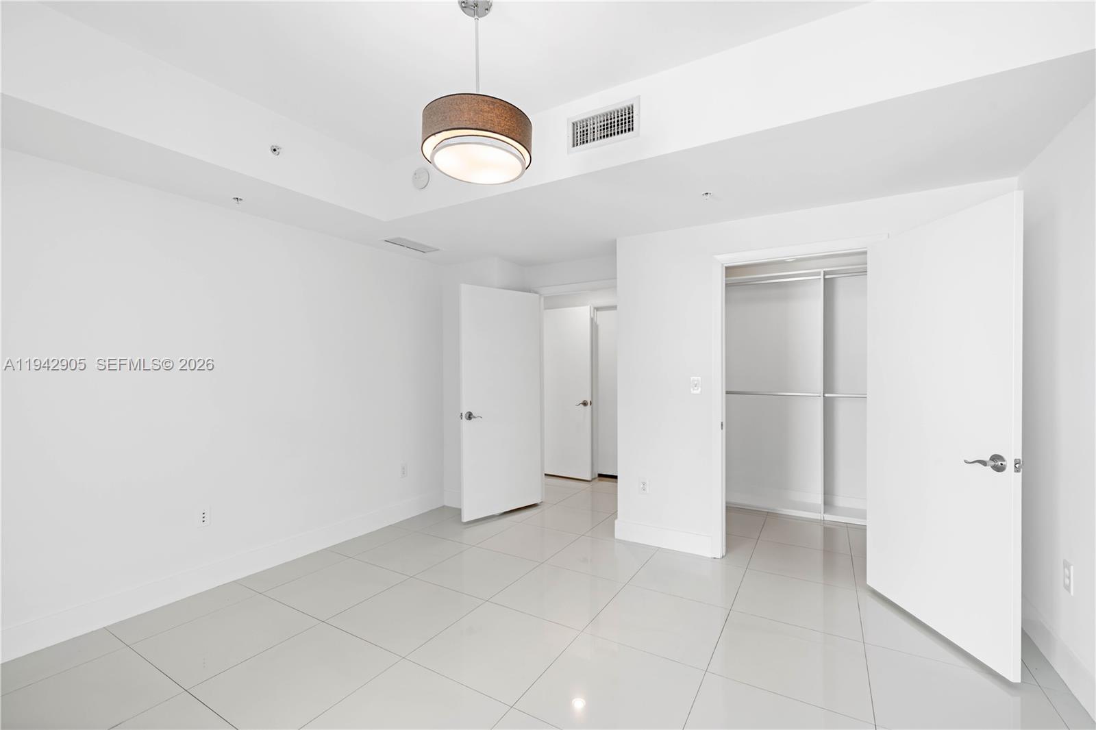 VIZCAYNE NORTH CONDO - Residential Lease