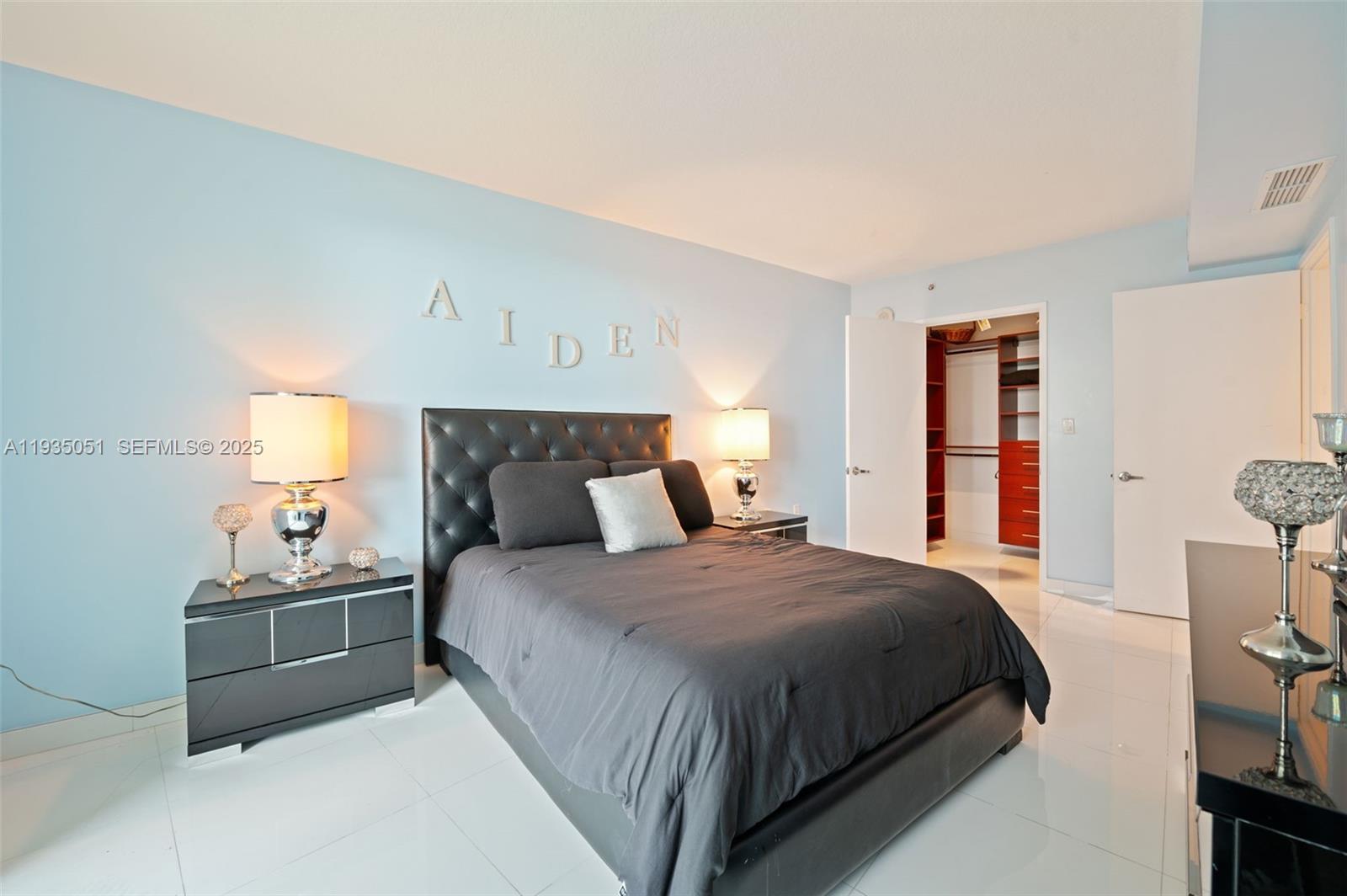 ST TROPEZ ON THE BAY II C - Residential