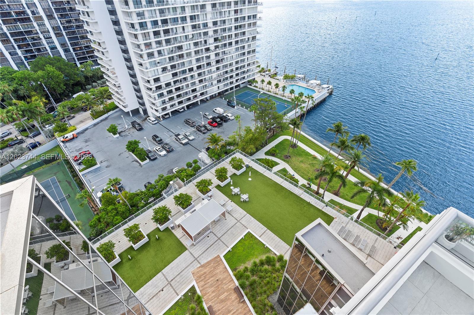 THE PALACE CONDO - Residential
