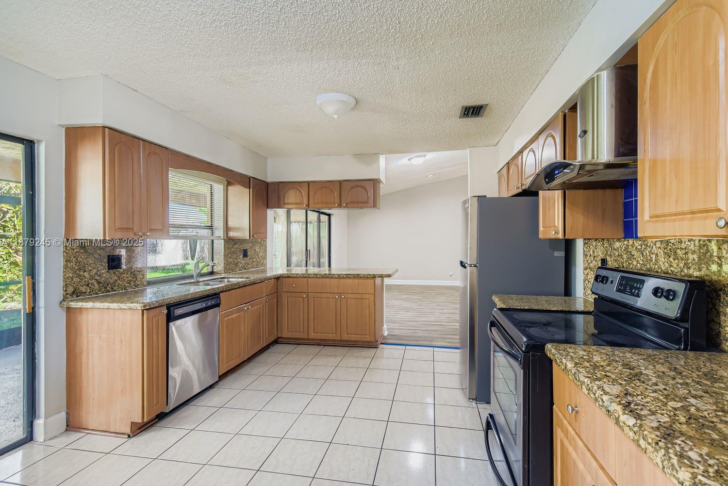 BOULEVARD WOODS NORTH - Residential