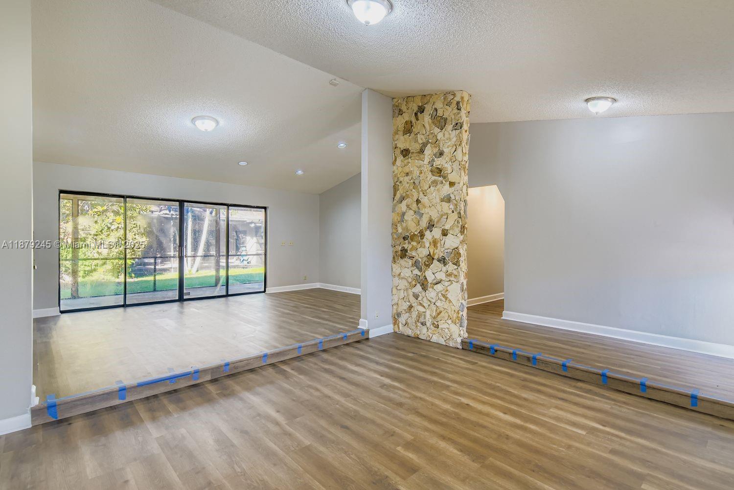 BOULEVARD WOODS NORTH - Residential