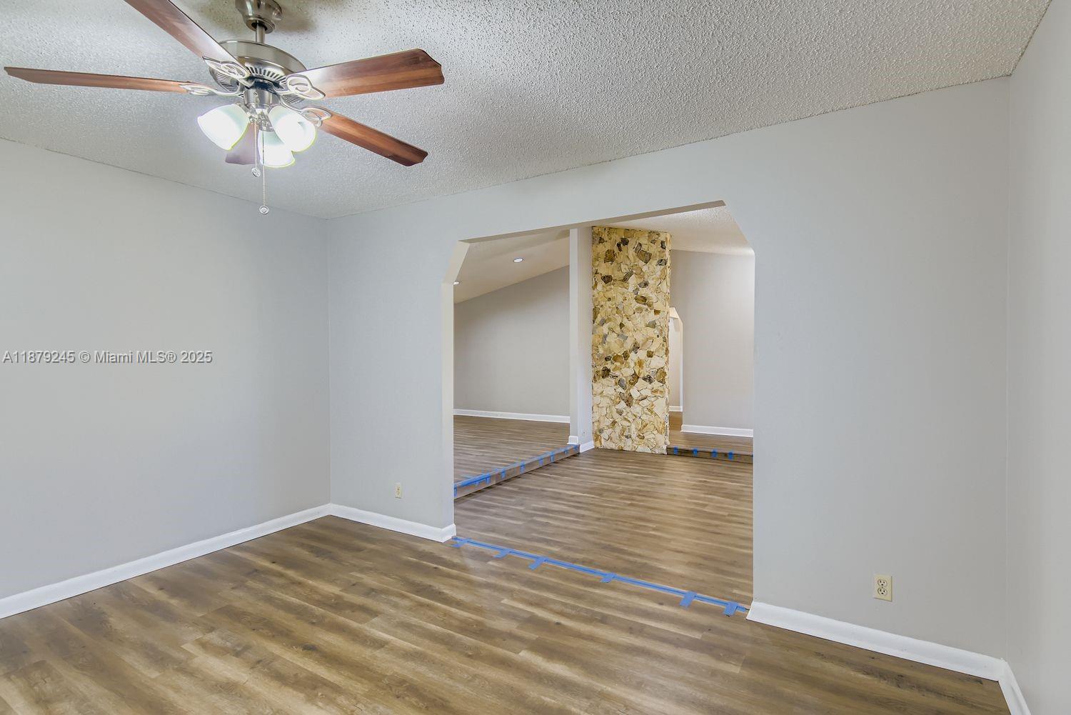 BOULEVARD WOODS NORTH - Residential