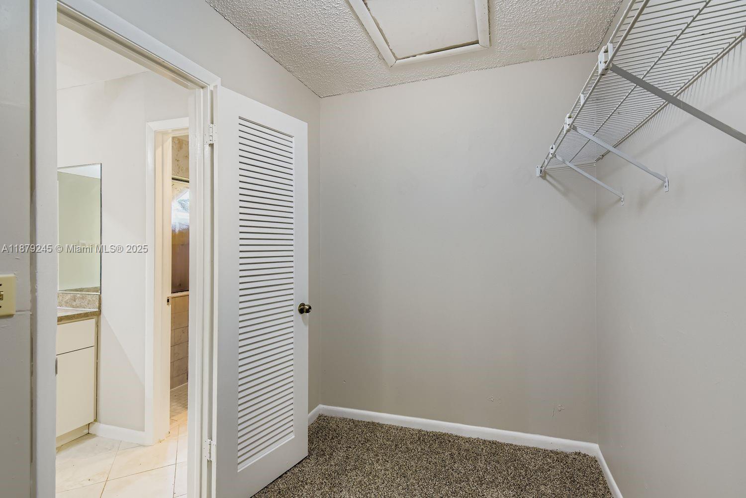 BOULEVARD WOODS NORTH - Residential