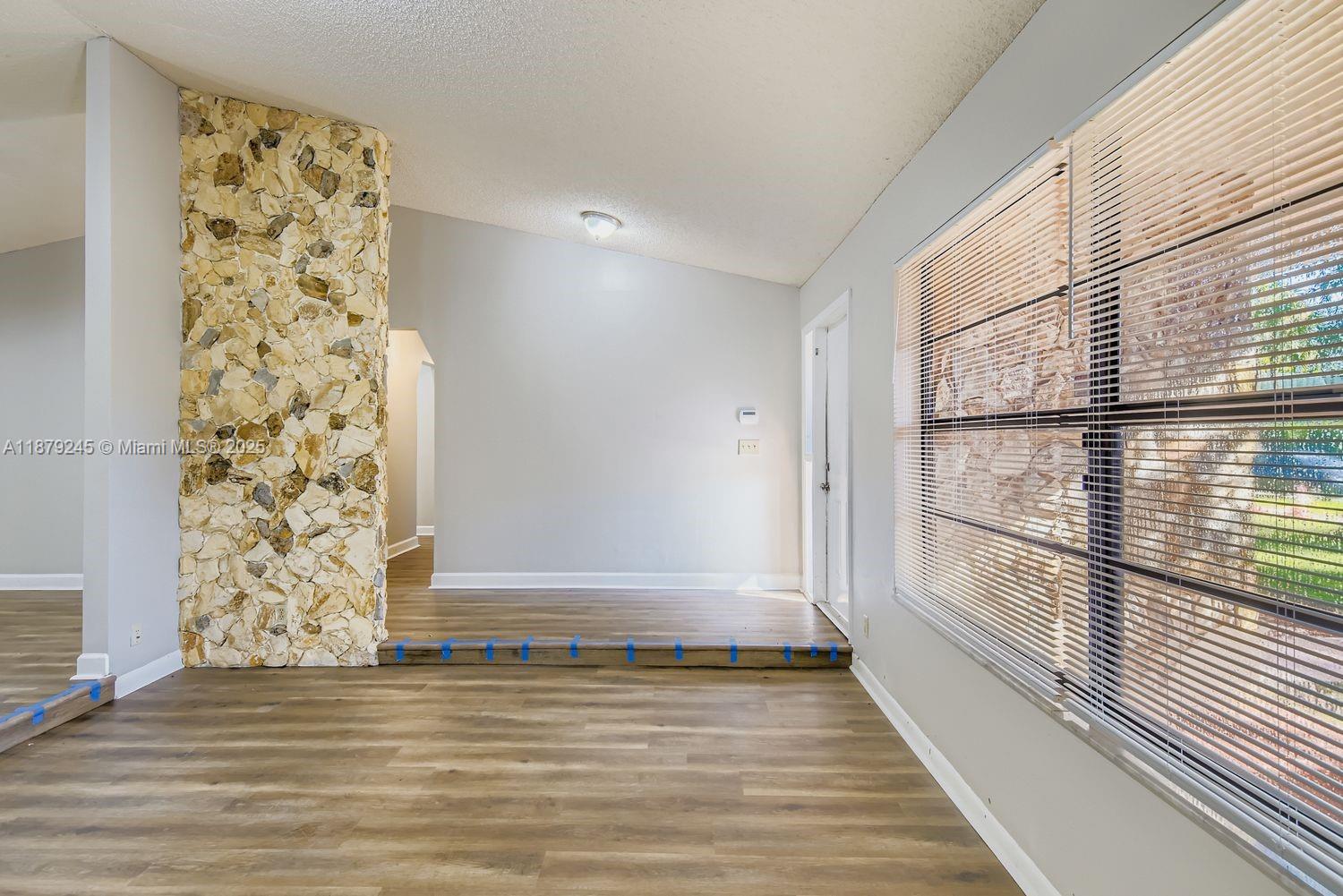 BOULEVARD WOODS NORTH - Residential