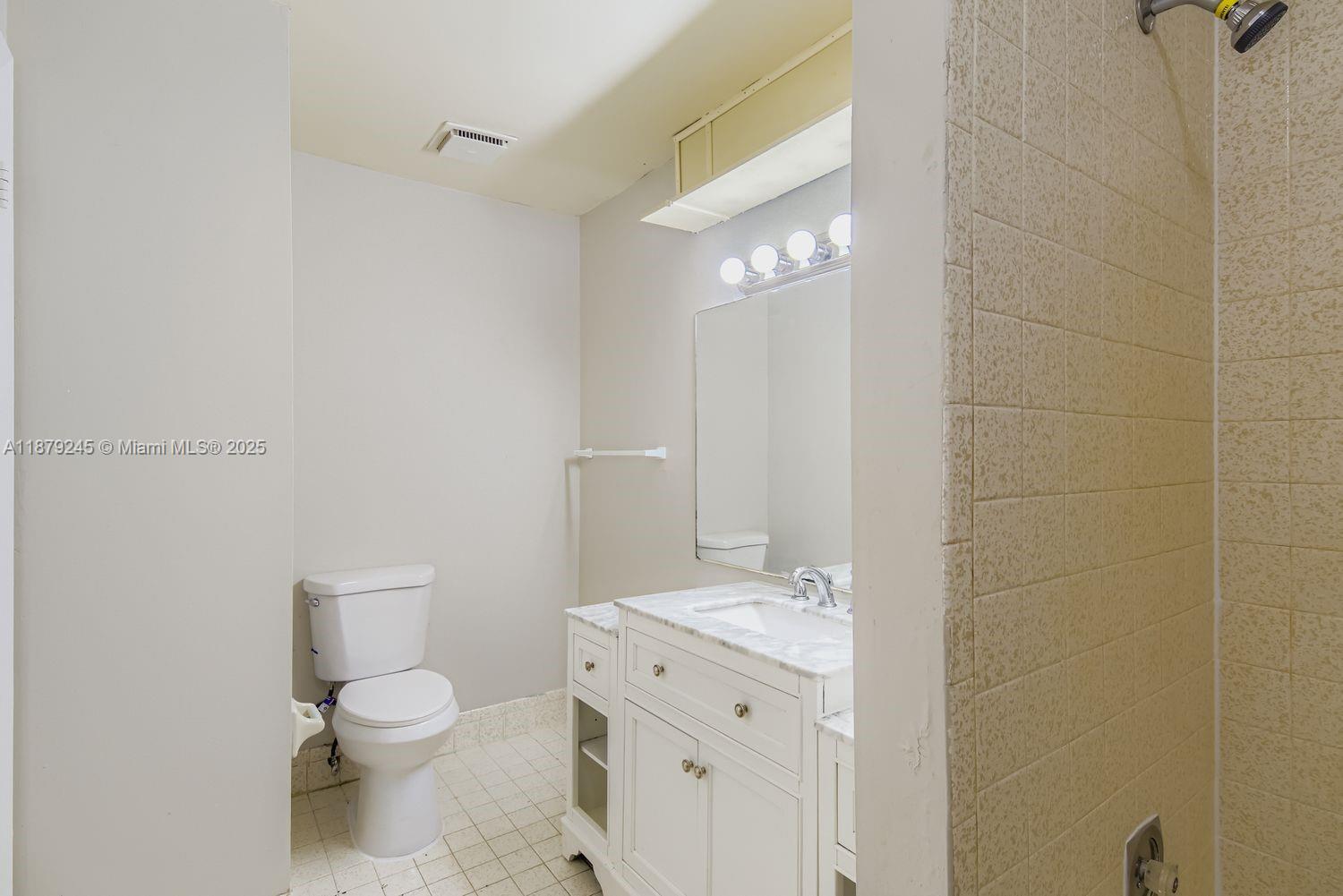 BOULEVARD WOODS NORTH - Residential